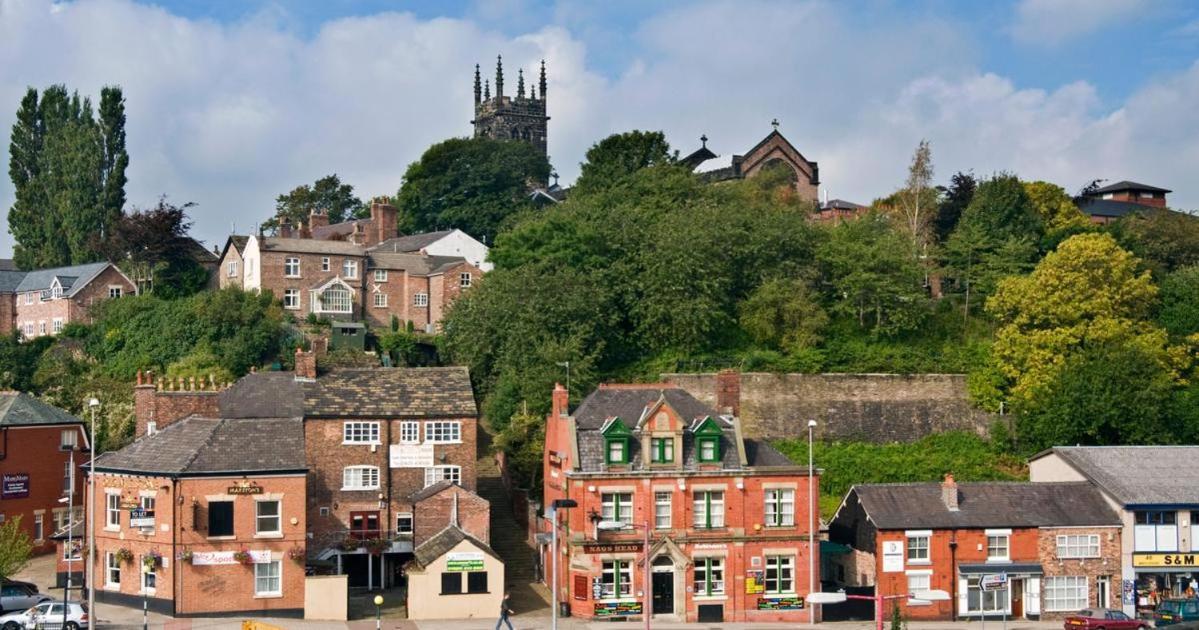 Quirky Town Centre Apartment With River Terrace Macclesfield Exterior foto
