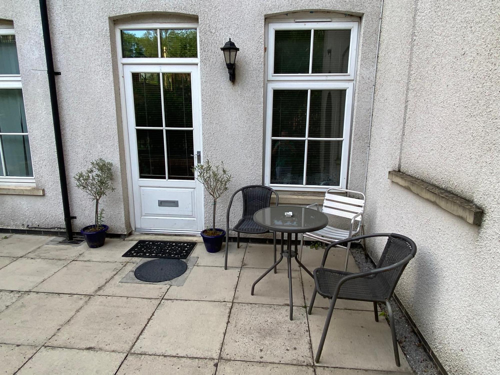 Quirky Town Centre Apartment With River Terrace Macclesfield Exterior foto